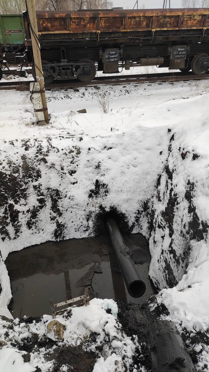 Прокладка инженерных коммуникаций под железнодорожными путями